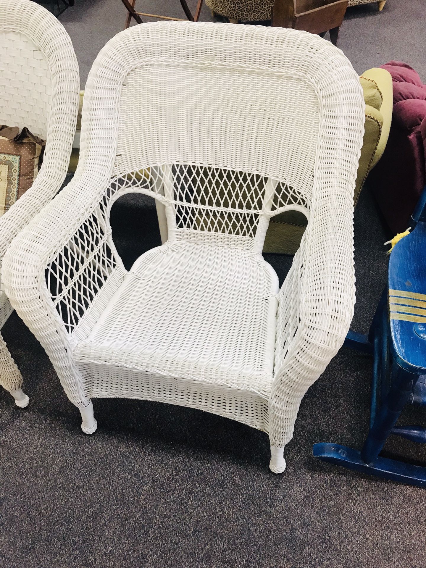 White wicker chair for Sale in Camp Lejeune, NC OfferUp