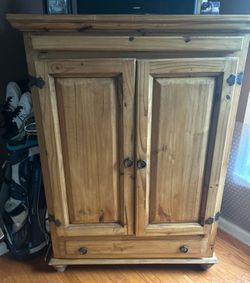 Entertainment Center/Hutch