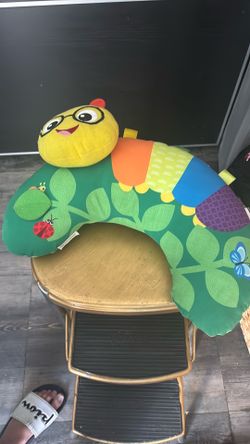 Tummy time pillow