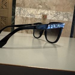 Fendi Sunglasses FE400071
