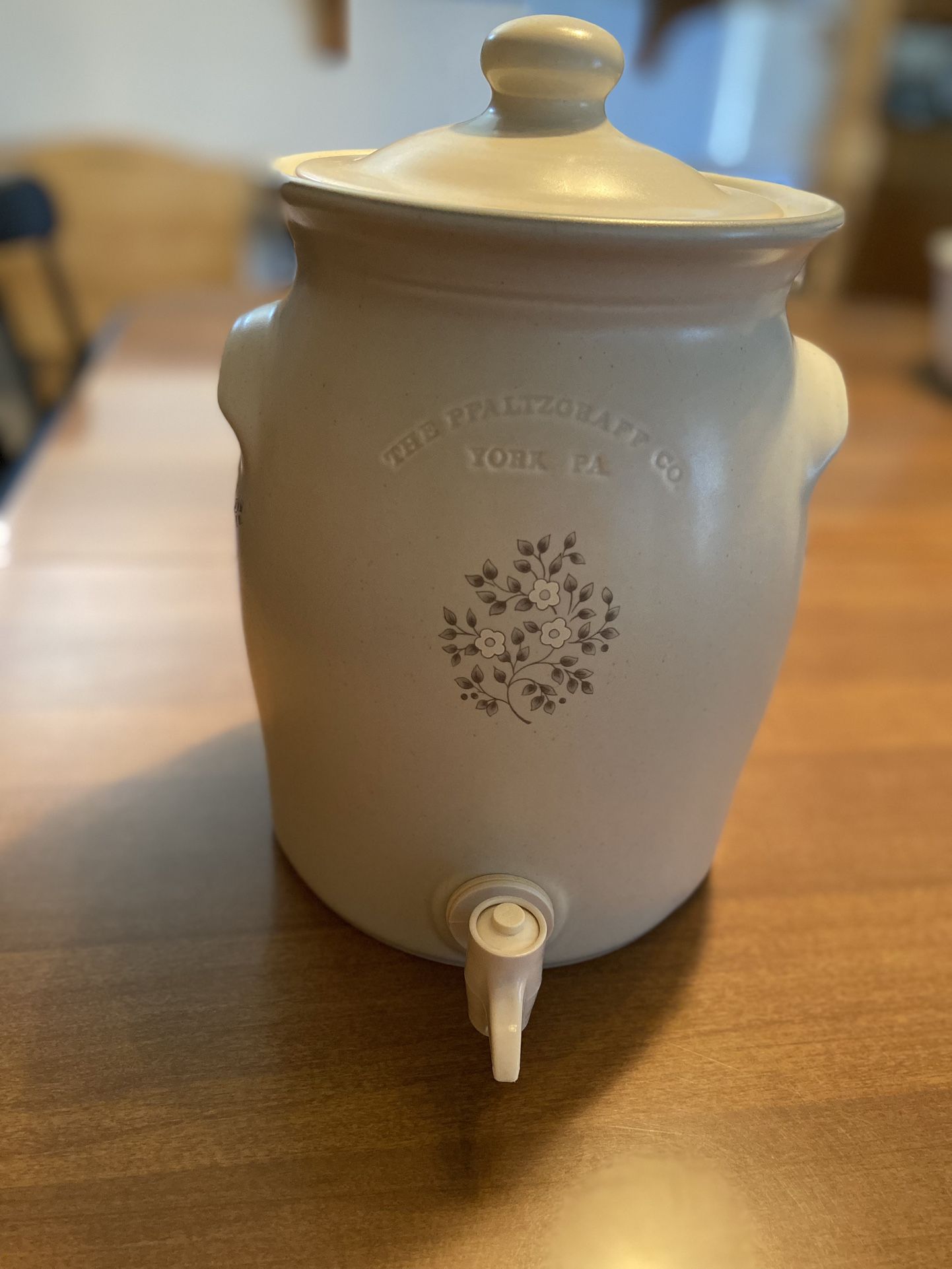 Pfaltzgraff Heirloom Beverage Crock Dispenser