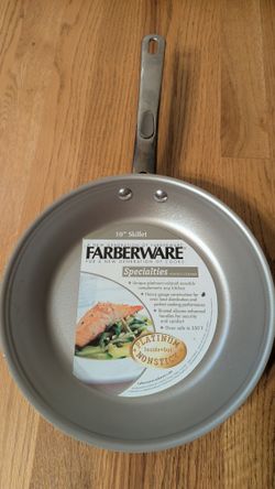 Brand New Farberware 10" Skillet 