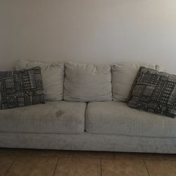 Ashley's Queen Pull Out Couch 