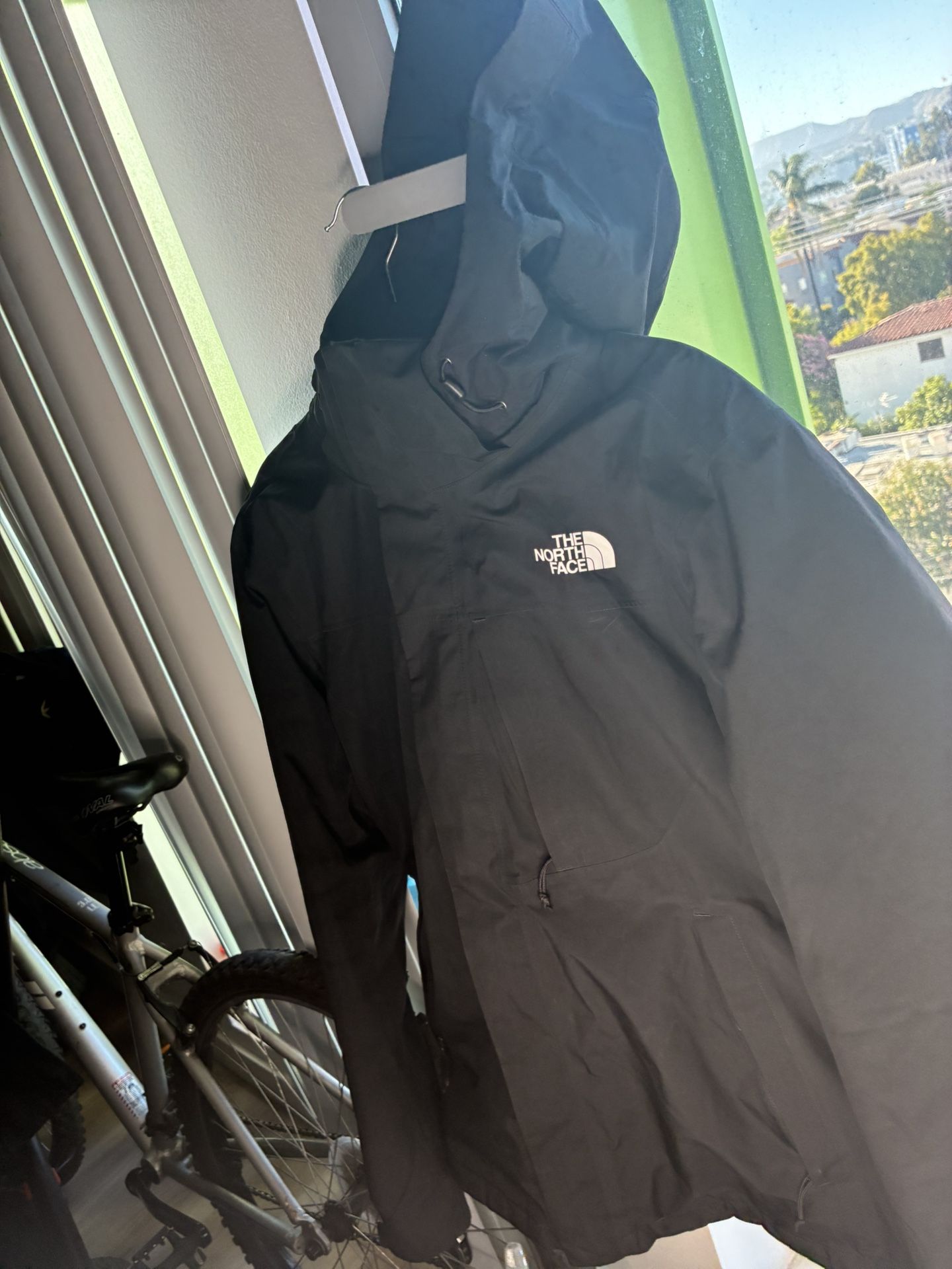 THE NORTH FACE Mens Gore-Tex Mountain Jacket