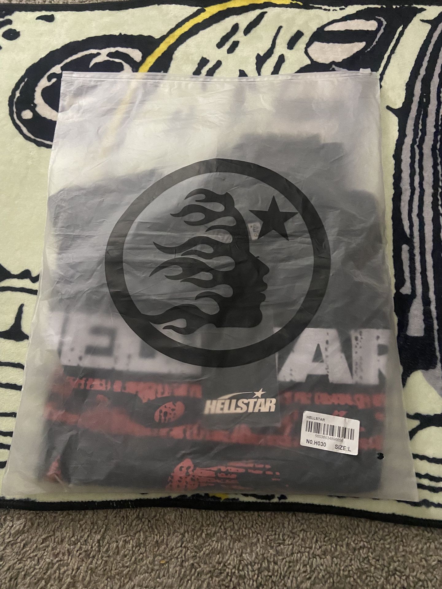(New)Hellstar Sports/Family Tee Size L & (Brand New) HELLSTAR Football helmet Skull Tee Size L