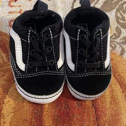 inflant vans and converse 