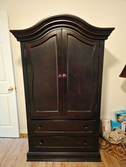 Armoire 72hx42wx21d