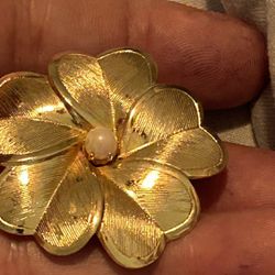 Vintage Gold filled Flower/clover Shape Brooch Or Pin