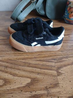 Kid shoes size 7c
