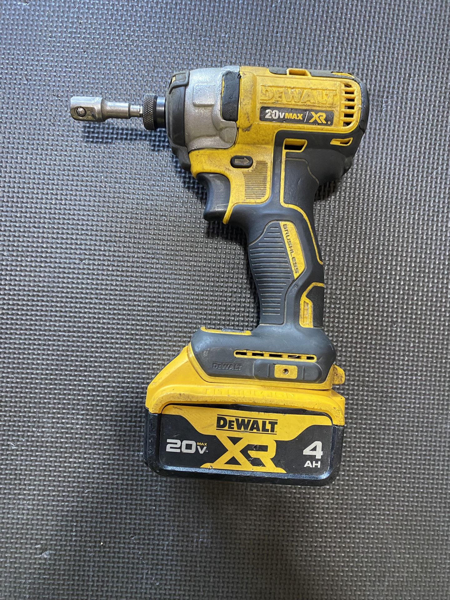 DeWalt DCF887 1/4 inch Coldless Impact Driver w Lithium Battery