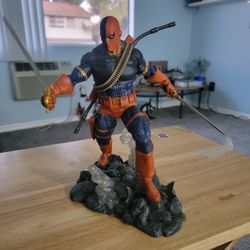Deathstroke Diamond Select DC Gallary Pvc Figures