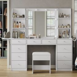 Large Make Up Vanity 
