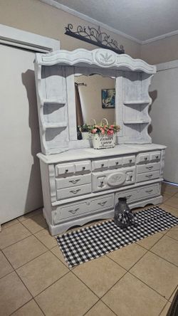 Wood Dresser Size 63x73
