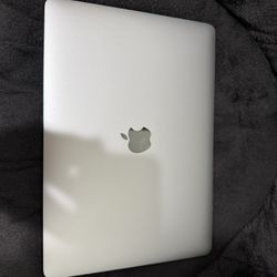 Apple MacBook Pro 13” 2018 – i5 2.3GHz – 16GB RAM – 500GB SSD – Retina – Excellent