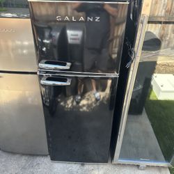 Galanz Fridge And Freezer 