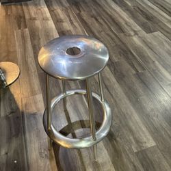 4 Bar Stools Aluminum Modern Looking