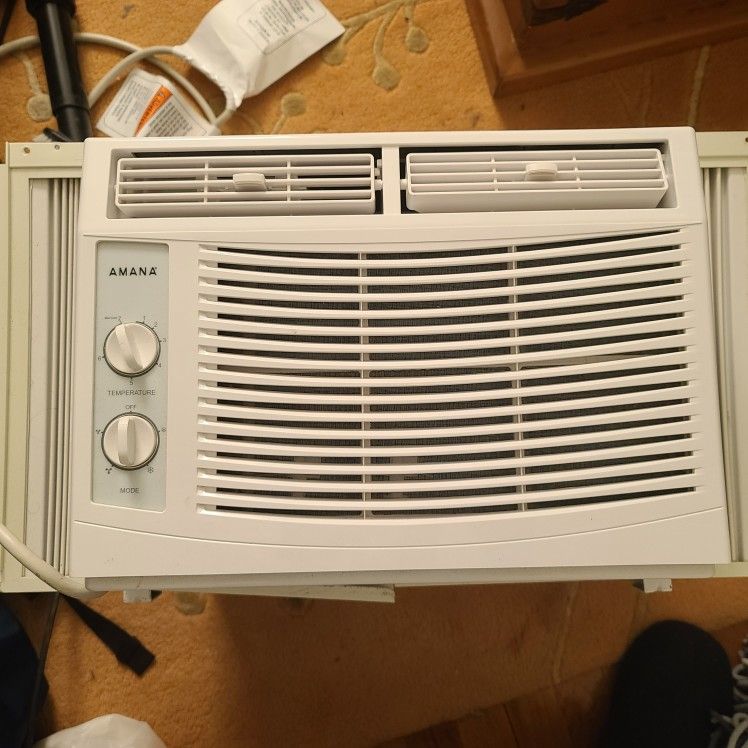 Amana 5000 BTU Air Conditioner AMAP050BW