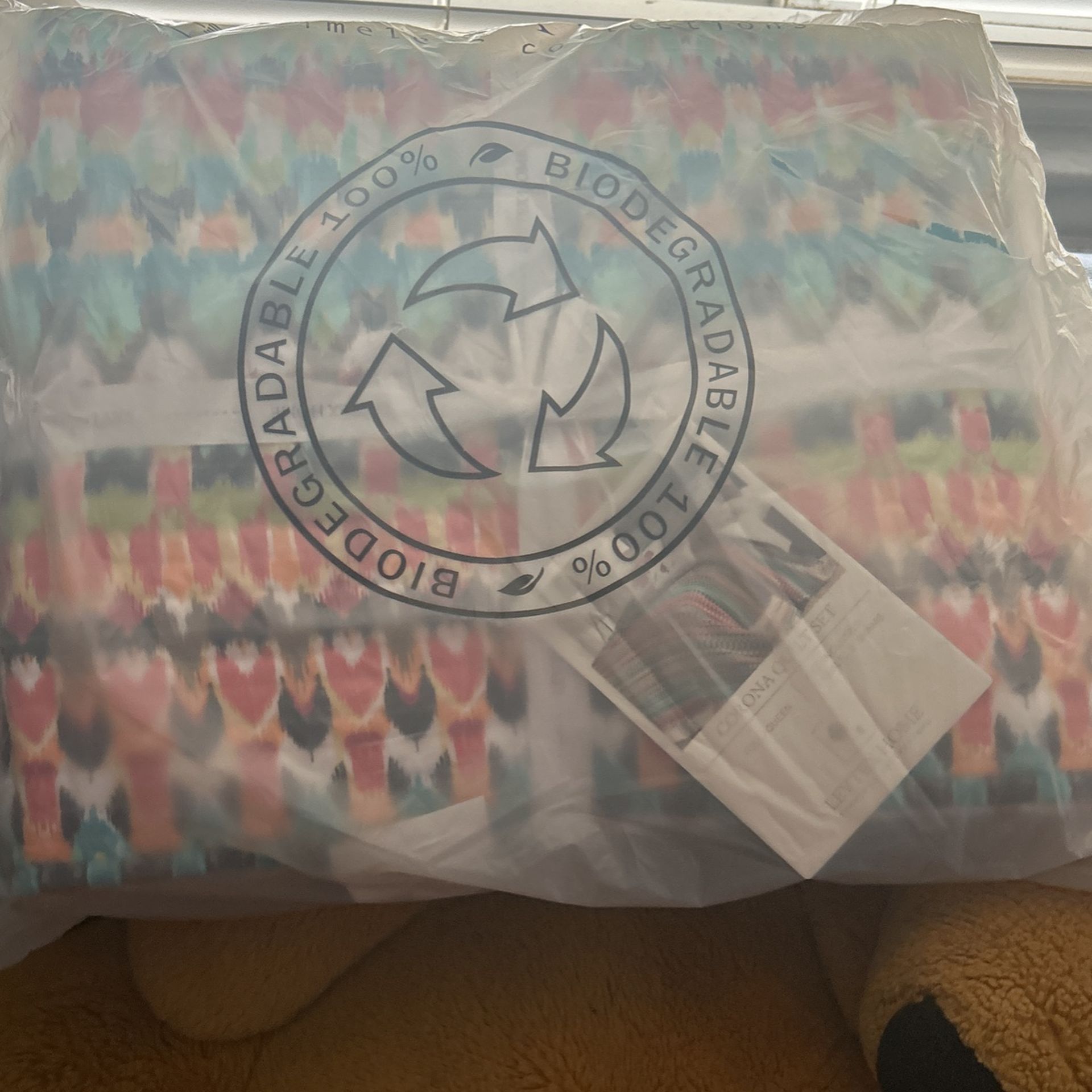 Levtex Home Corona Quilt Set Full/Queen 1 Quilt 2 Shams New In Package