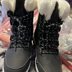 Untitled Winter Boots Black With White Faux Fur
