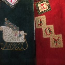 2 New Fingertip  Embroidered Towels 