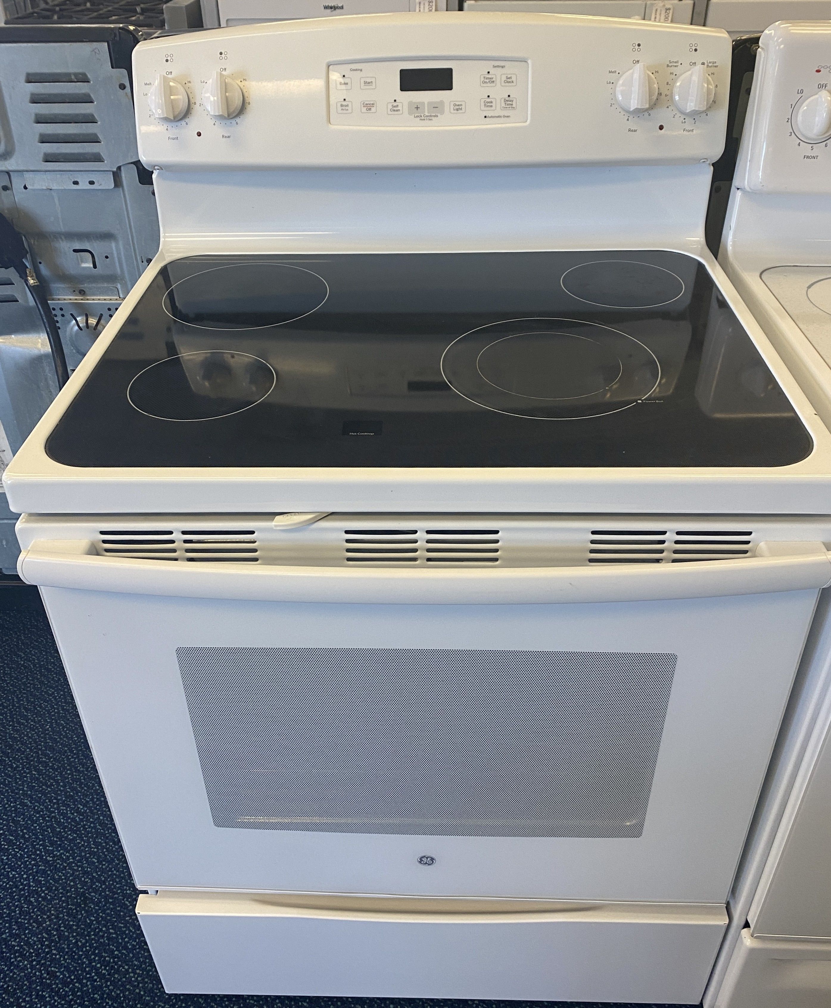 White GE Four Burner Glass Top Electric Stove (2-0076)