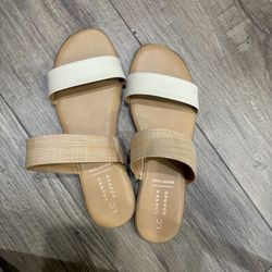 LC Cream And Tan Flat Sandals