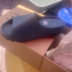yeezy slides