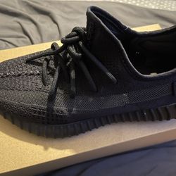 Yeezy 350 V2 
