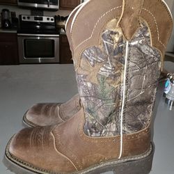 Women's Justin Boots Like New. Smell Brand New
