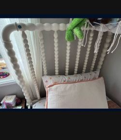 Twin bed