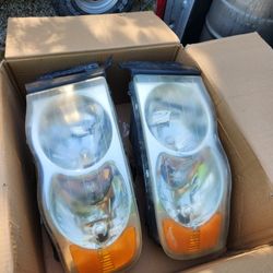 Dodge Ram 02-05 Headlights 