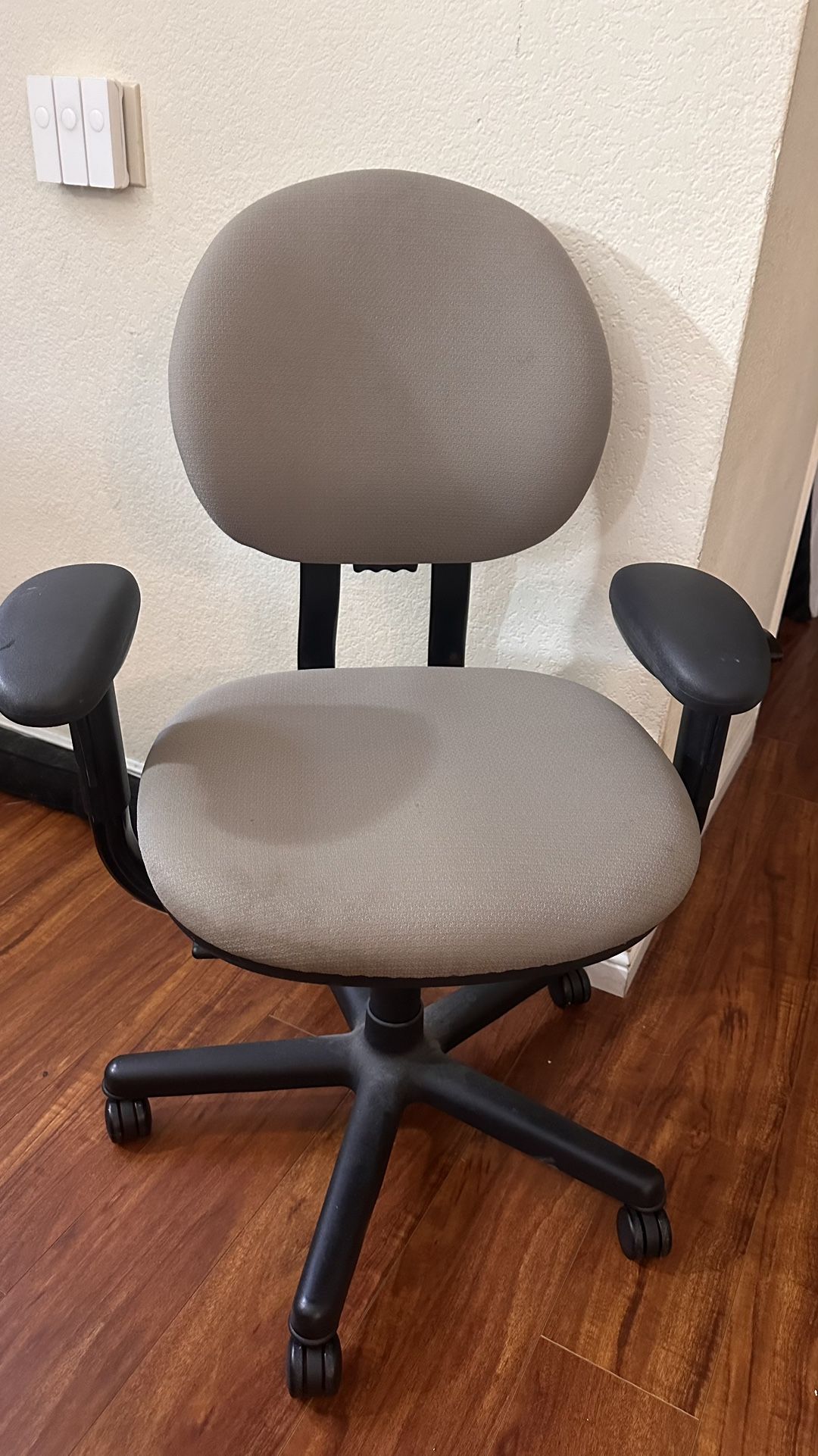 Office Chair (Steelcase Industrial Chair)