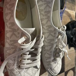 Almost New  ladies Michael kors  Sneakers