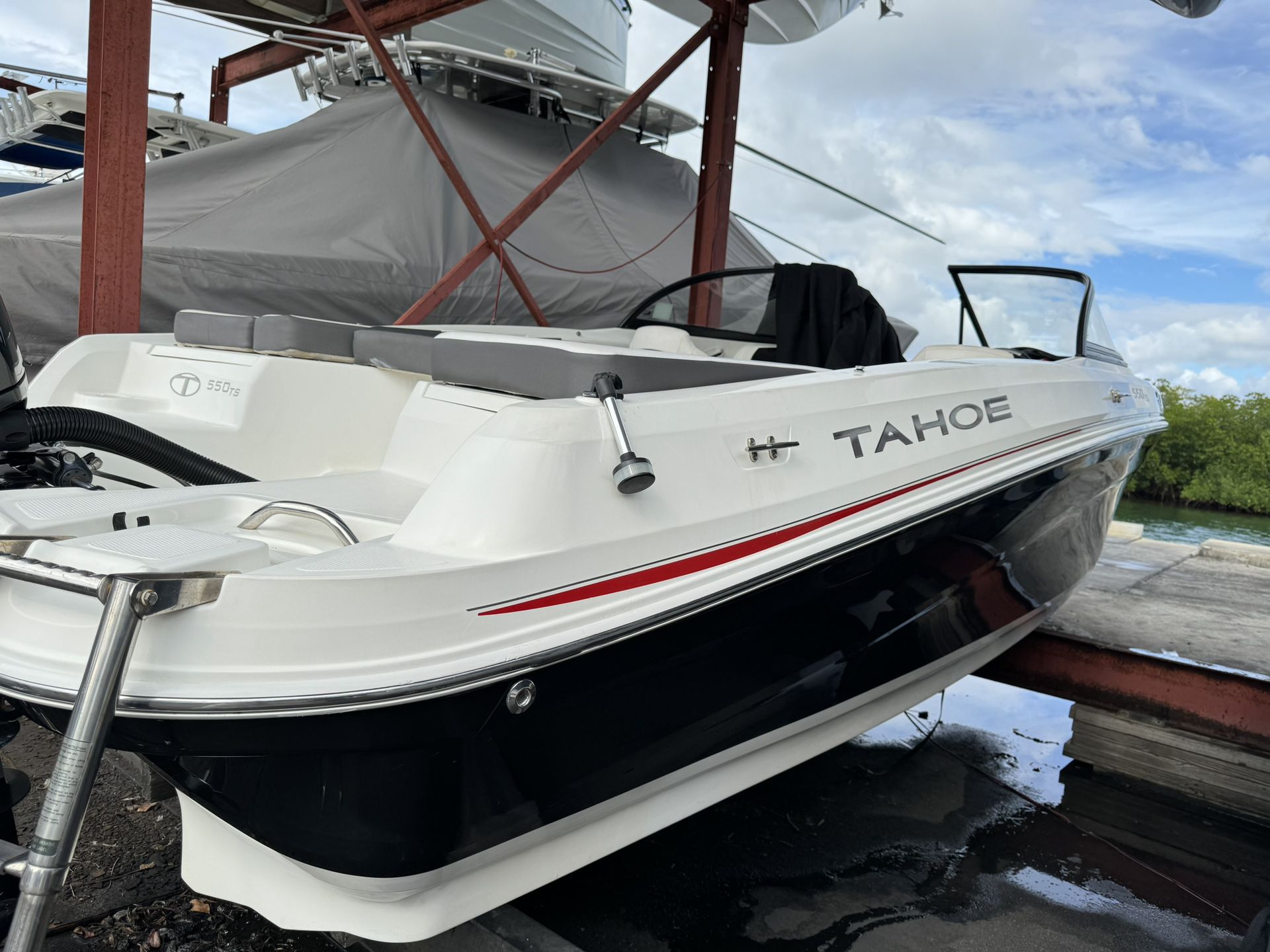 2019 Tahoe 550 TF