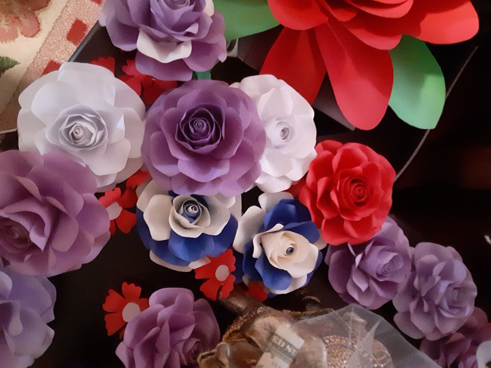 hermosas rosas de papel a$ 20 la docena