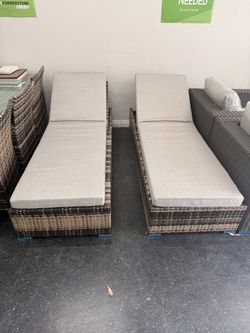 Outdoor Wicker Chaise Lounge Set of 2 floor display clearance sale