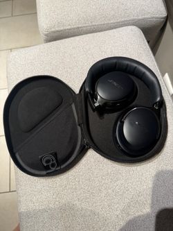 Bose QuietComfort Ultra Headphones (2nd Gen) – Excellent Condition + Case