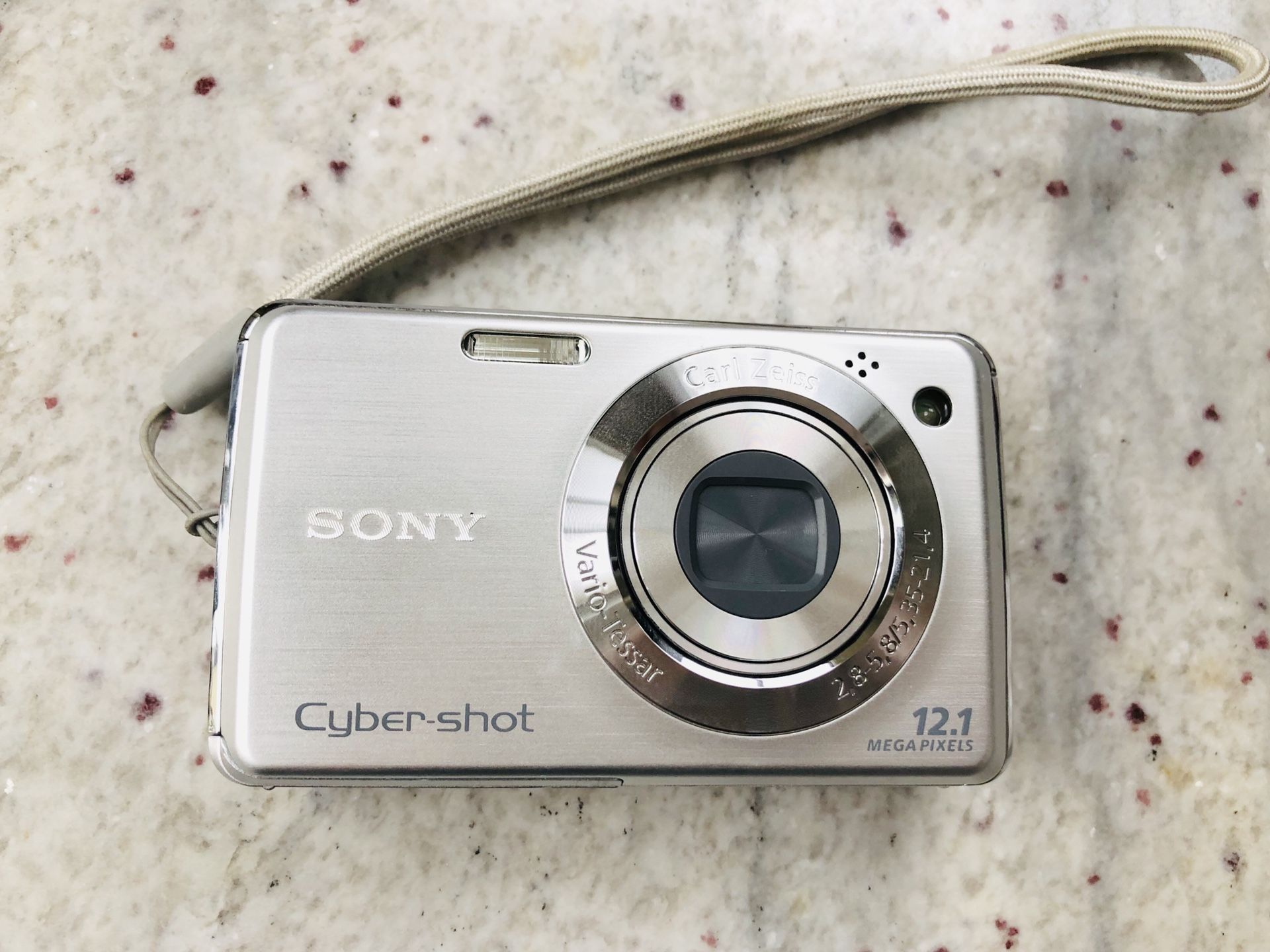 Sony Cybershot 12.1 Megapixel Camera