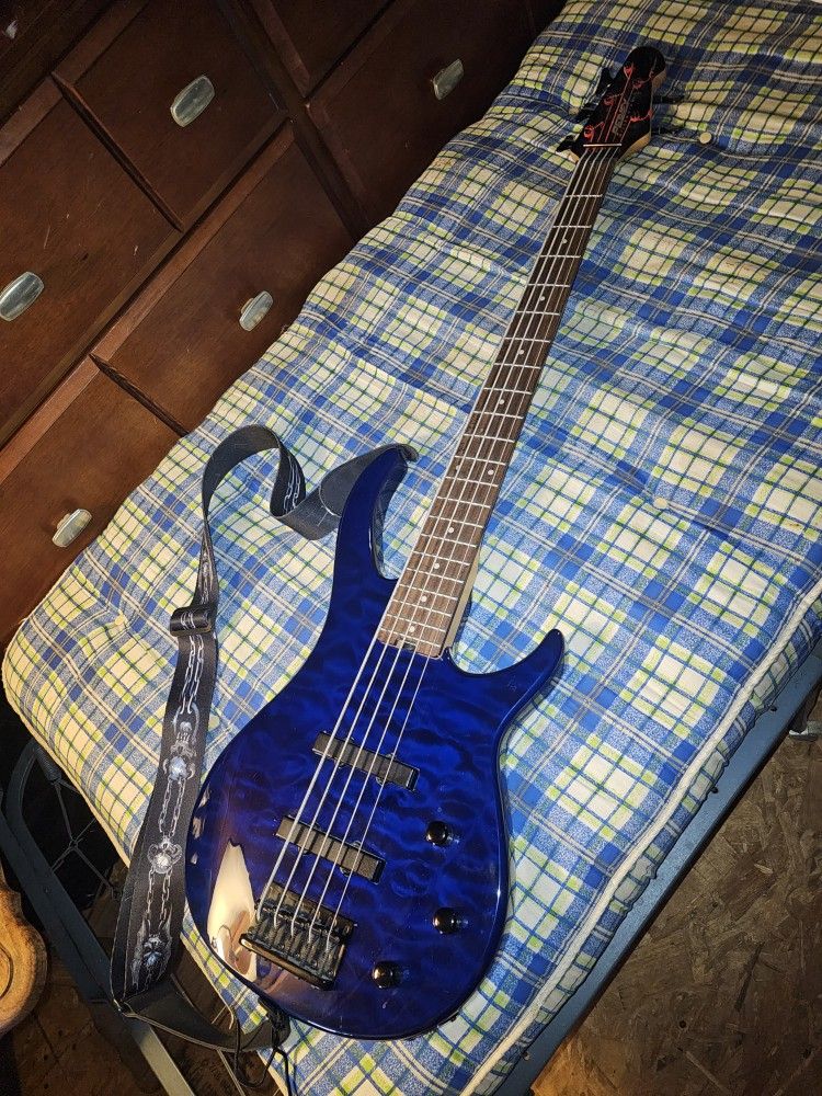 Peavey Millennium BXP 5 string electric bass