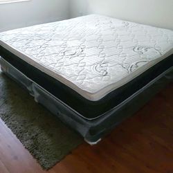 NEW KING PLUSH PILLOW TOP MATTRESS. Bed frame is not available. Take it home same day 👍
