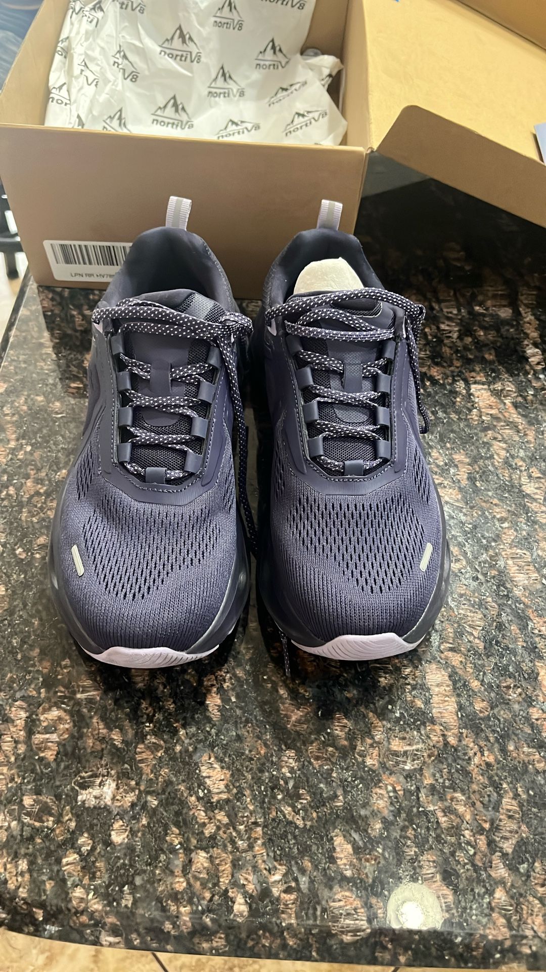 Noriv8 Woman’s 8.5 Shoes