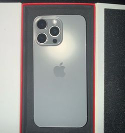 iPhone 15 Pro Max 256GB (Unlocked)