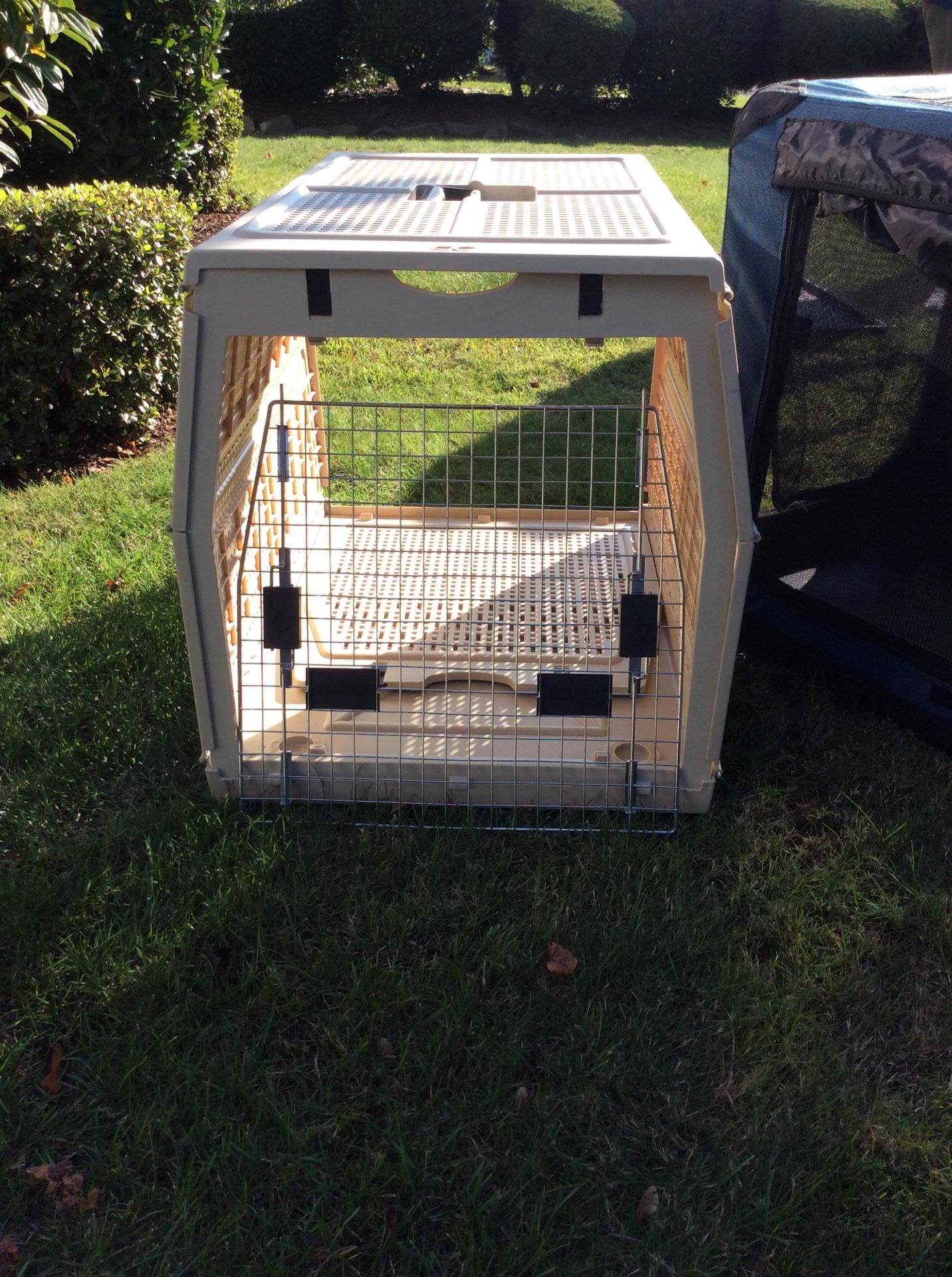 Nylabone Dog Crate for Sale in Federal Way, WA OfferUp