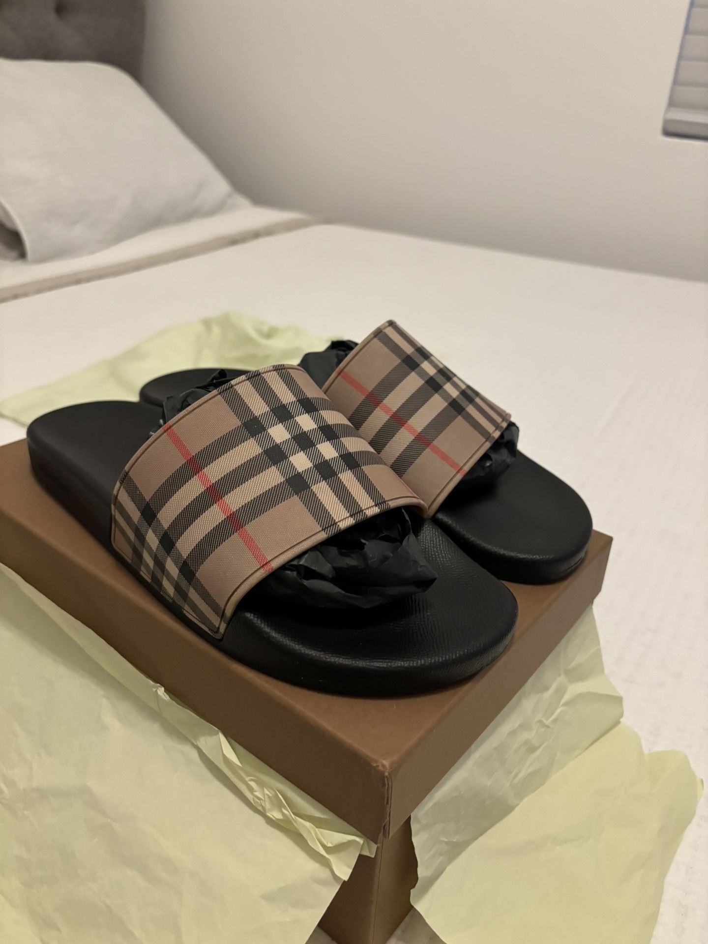 Burberry Slide Size 12