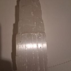 6 inch selenite stone 10$ 