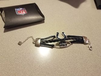 Colts bracelet