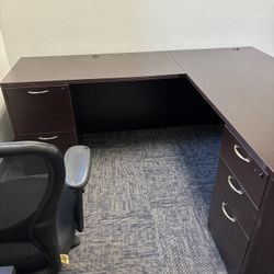 Office Desk escritorio de oficina Good condition, buenas condiciones