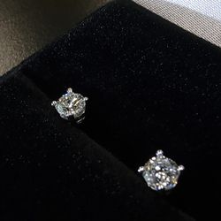 O.61ct Diamond Solitaire Earrings Si2 J Color