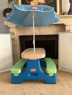 Little Tikes Picnic Table with Umbrella