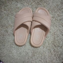 Pink No Boundaries Slippers Size 9